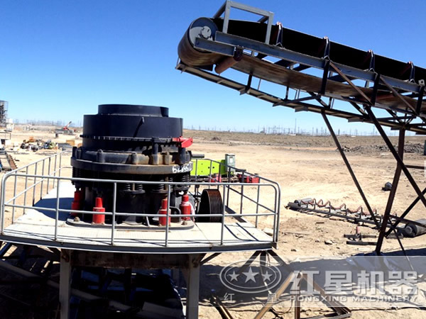 圓錐破碎機工作現(xiàn)場 圓錐破碎機工作現(xiàn)場