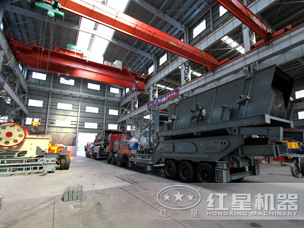 移動式破碎機生產(chǎn)車間 移動式破碎機生產(chǎn)車間