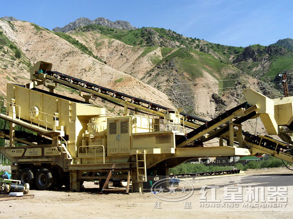 移動式制砂機(jī)生產(chǎn)現(xiàn)場 移動式制砂機(jī)生產(chǎn)現(xiàn)場