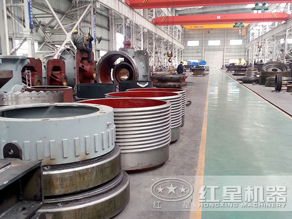 圓錐破碎機生產(chǎn)車間 圓錐破碎機生產(chǎn)車間