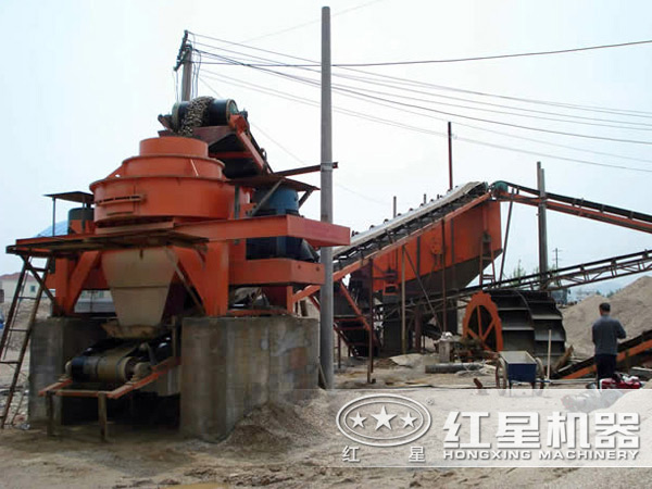 作業(yè)中的環(huán)保型制砂機(jī) 作業(yè)中的環(huán)保型制砂機(jī)