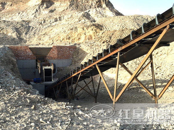 復(fù)合式制砂機(jī)生產(chǎn)現(xiàn)場 復(fù)合式制砂機(jī)生產(chǎn)現(xiàn)場