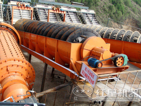 螺旋分級機(jī)工作現(xiàn)場 螺旋分級機(jī)工作現(xiàn)場