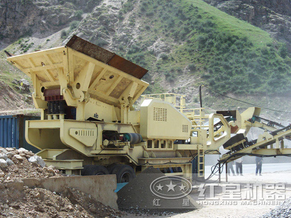 流動(dòng)式建筑垃圾破碎機(jī)工作現(xiàn)場 流動(dòng)式建筑垃圾破碎機(jī)工作現(xiàn)場