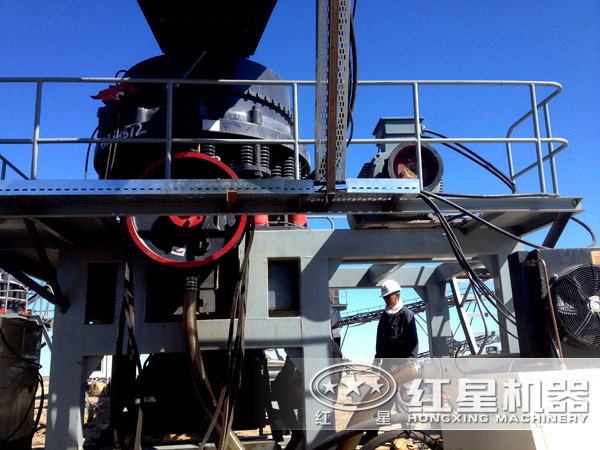 復合圓錐破工作現(xiàn)場 復合圓錐破工作現(xiàn)場