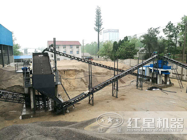 制砂機(jī)工作現(xiàn)場 制砂機(jī)工作現(xiàn)場