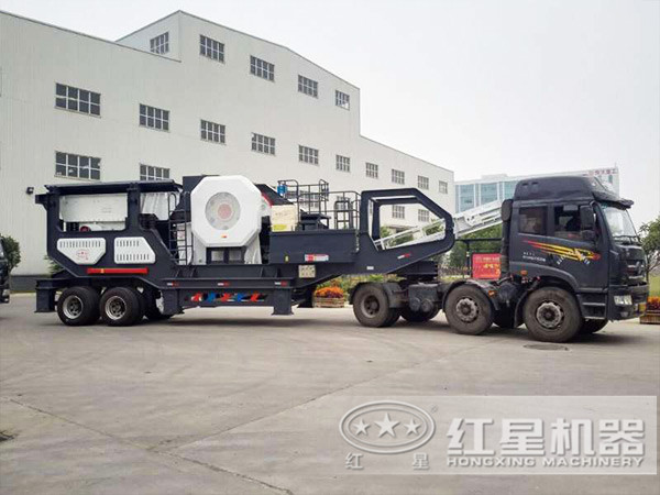 紅星流動(dòng)車制砂機(jī)發(fā)貨現(xiàn)場(chǎng) 紅星流動(dòng)車制砂機(jī)發(fā)貨現(xiàn)場(chǎng)