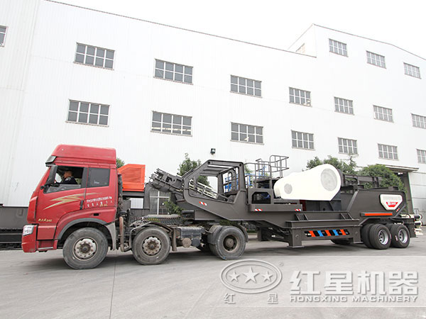 移動(dòng)制砂機(jī)發(fā)貨現(xiàn)場(chǎng) 移動(dòng)制砂機(jī)發(fā)貨現(xiàn)場(chǎng)