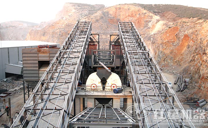 大型石灰石碎石生產(chǎn)線安裝現(xiàn)場 大型石灰石碎石生產(chǎn)線安裝現(xiàn)場