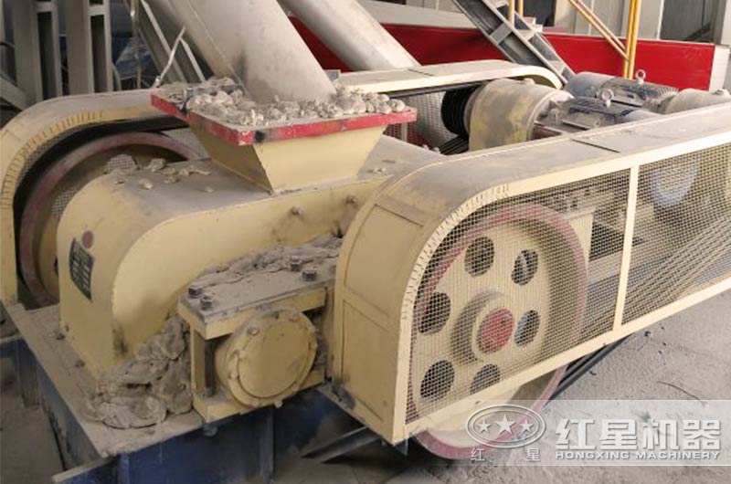 破卵石的時(shí)產(chǎn)30-50的輥式破碎機(jī)價(jià)格 破卵石的時(shí)產(chǎn)30-50的輥式破碎機(jī)價(jià)格