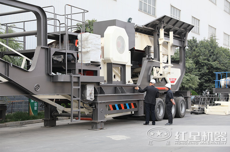 客戶經(jīng)理帶用戶來(lái)廠參觀移動(dòng)破 客戶經(jīng)理帶用戶來(lái)廠參觀移動(dòng)破