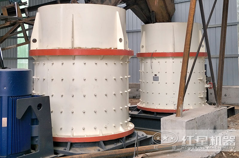 大型立軸式制砂機(jī)現(xiàn)場實拍 大型立軸式制砂機(jī)現(xiàn)場實拍