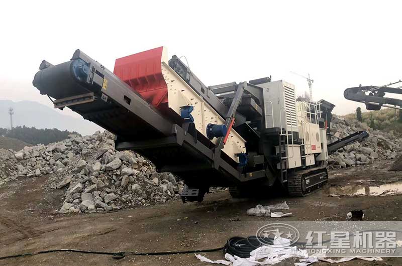 履帶移動(dòng)式粉碎機(jī)現(xiàn)場實(shí)拍 履帶移動(dòng)式粉碎機(jī)現(xiàn)場實(shí)拍