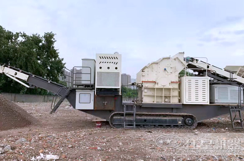 移動式液壓開箱制砂機(jī)作業(yè)現(xiàn)場 移動式液壓開箱制砂機(jī)作業(yè)現(xiàn)場