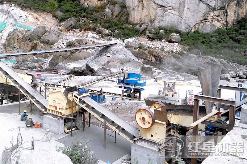 石灰石制沙生產(chǎn)線現(xiàn)場 石灰石制沙生產(chǎn)線現(xiàn)場