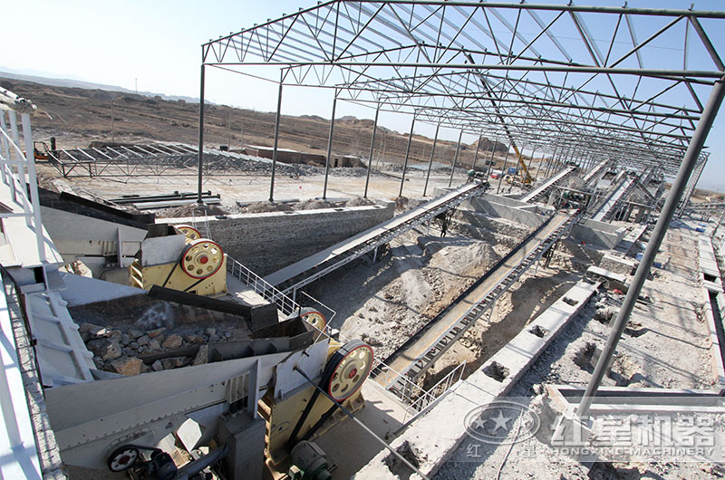 河北大型石料生產(chǎn)線現(xiàn)場一角 河北大型石料生產(chǎn)線現(xiàn)場一角