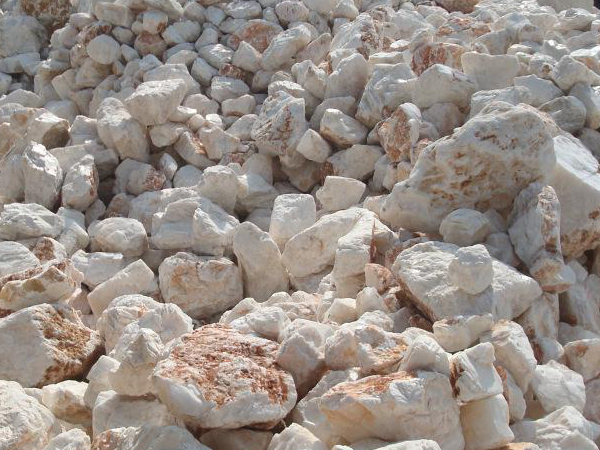 方解石磨粉生產(chǎn)設(shè)備與流程分析，生產(chǎn)廠家介紹