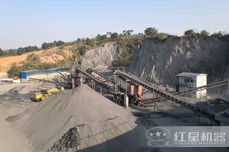 破碎生產(chǎn)線(xiàn)中碎石機(jī)不可少 破碎生產(chǎn)線(xiàn)中碎石機(jī)不可少