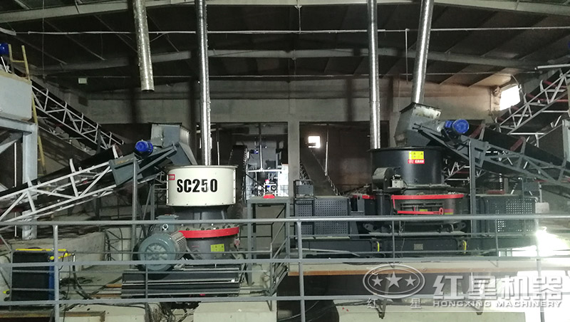 鵝卵石制成沙子用對輥制沙機(jī)還是沖擊制砂機(jī)，哪個好用