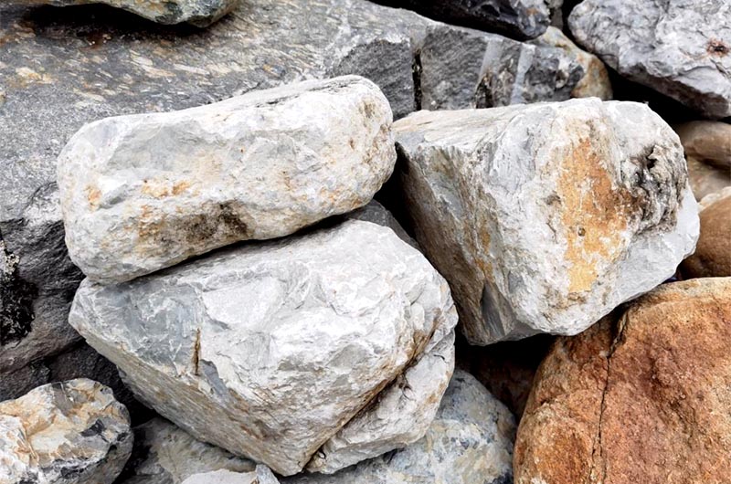 青石硬度較小、制砂難度小