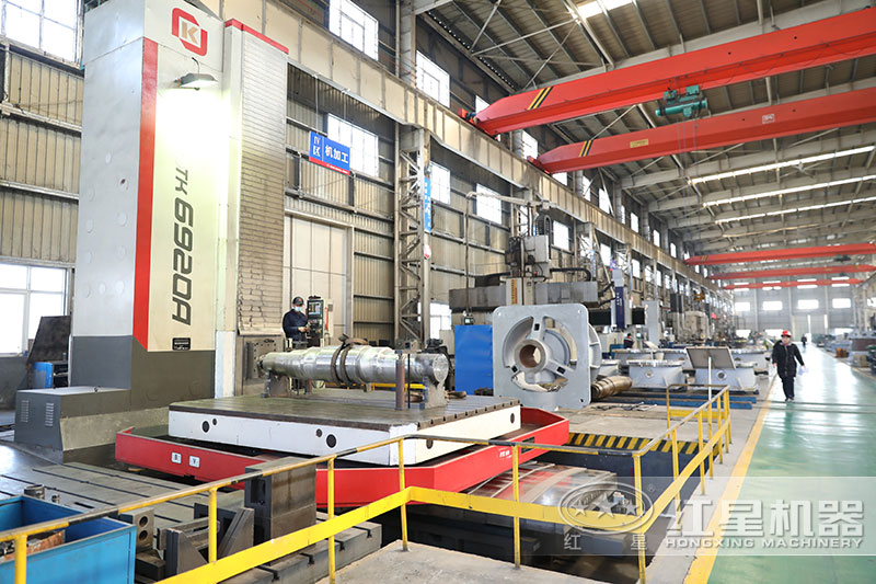 紅星機(jī)器生產(chǎn)車間，提供各種制沙洗砂設(shè)備